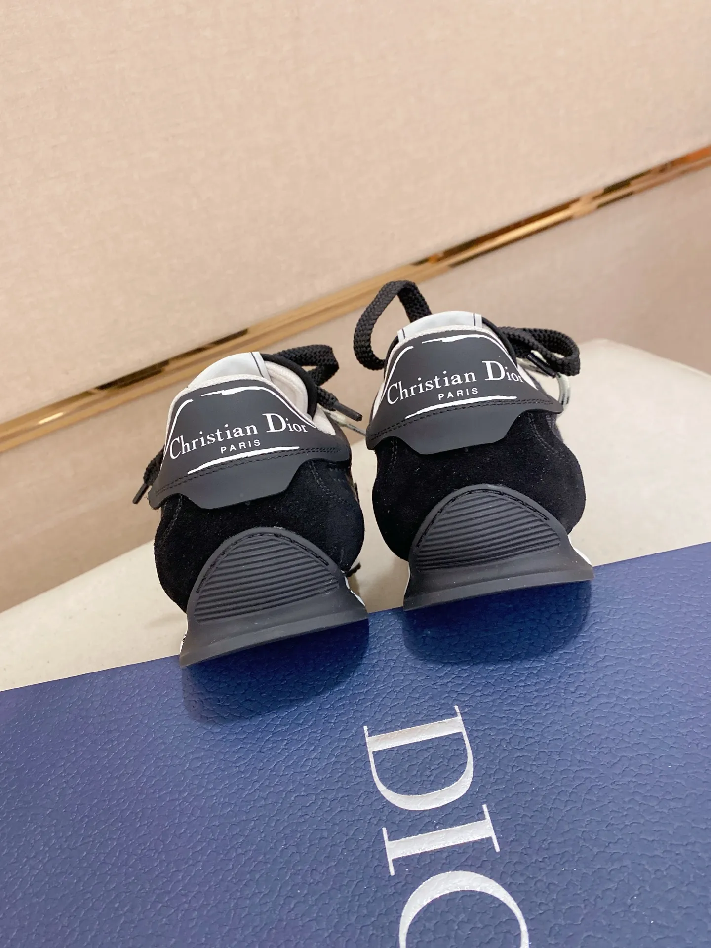 Men's shoes💰: 500💰Couple style💏 [Dior·Dior] New casual sports style men's shoes, new spring and summer design, perfect workmanship, lace-up lazy style to create wardrobe quality, upper: imported first-layer cowhide, mesh breathable lining soft and comfortable, ultra-light TPU wear-resistant outsole, simple, versatile fashion men's shoes, excellent color code number 35--44. (45,46 customized items are not returnable or exchangeable)